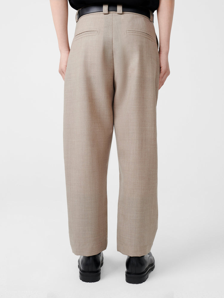 TUCK TROPICAL WOOL PANT IN STRAW MELANGE