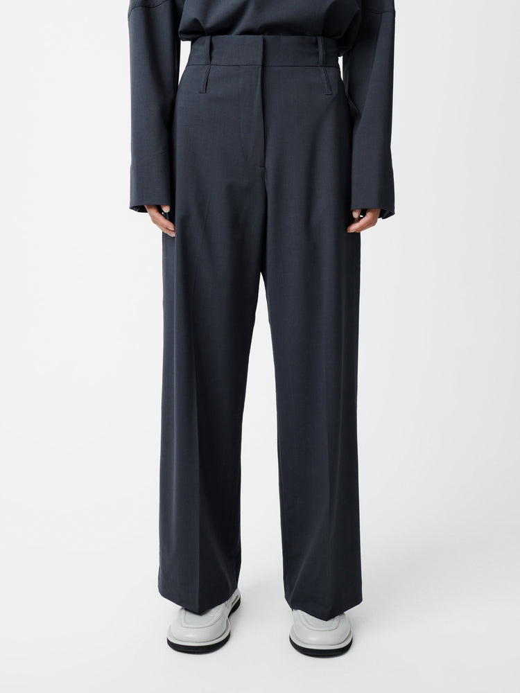 BAIER TROPICAL WOOL PANT IN SEAL BLUE