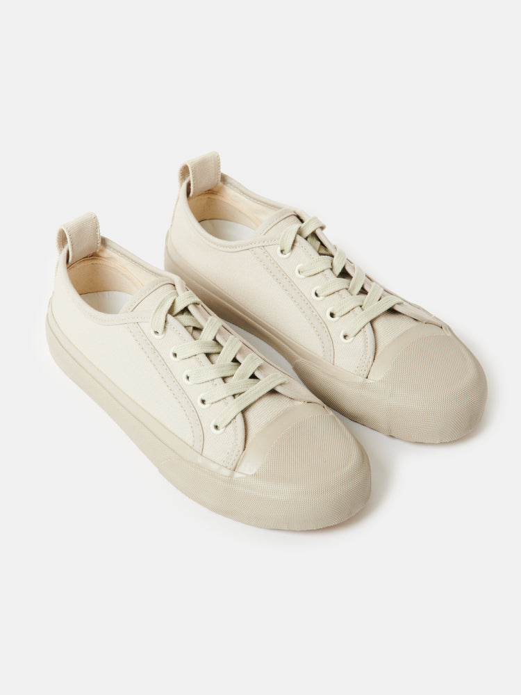 BYRD CANVAS SHOE IN DOVE