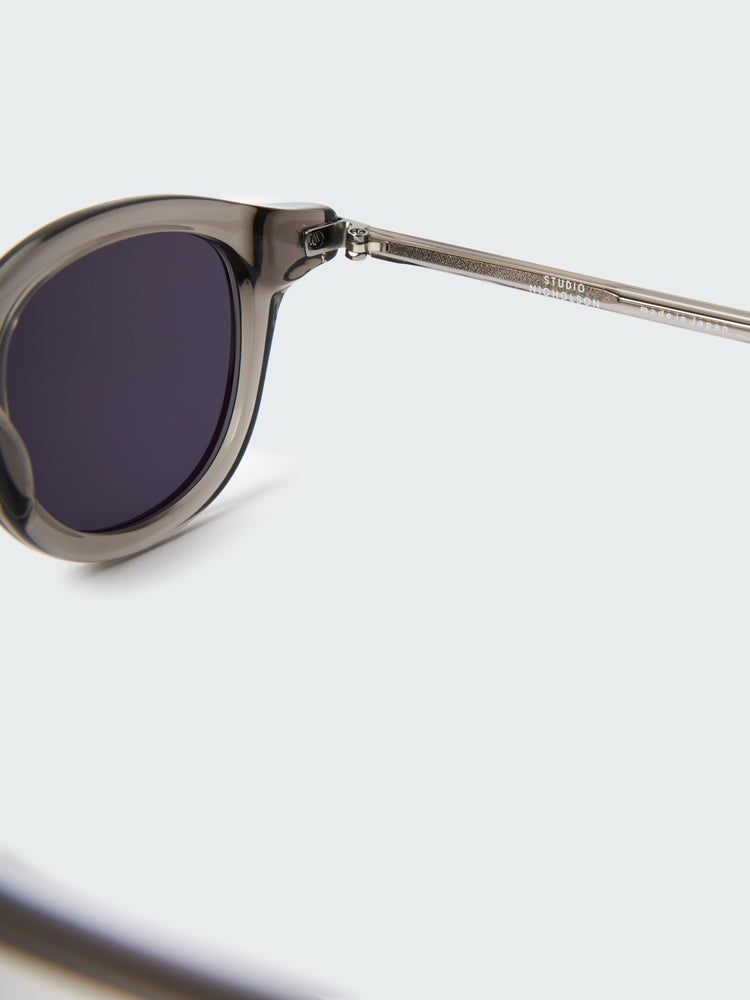 KUMIKI SUNGLASSES IN GREY CLEAR