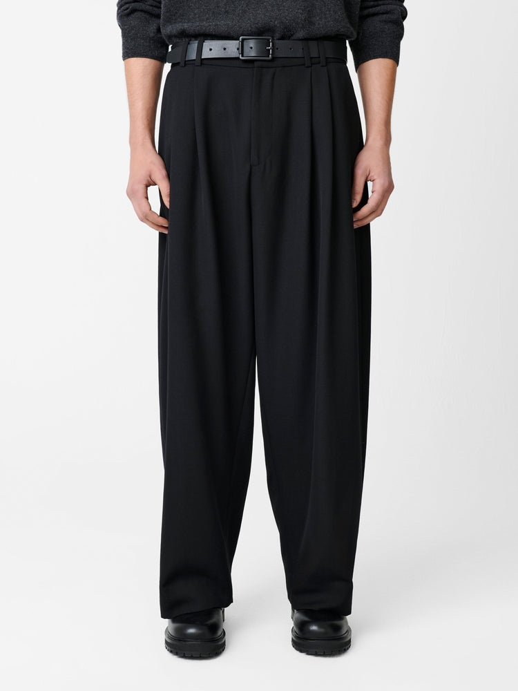 LINE PANT IN BLACK