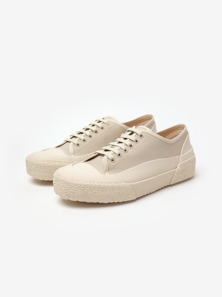 SHARP CANVAS SHOE IN DOVE