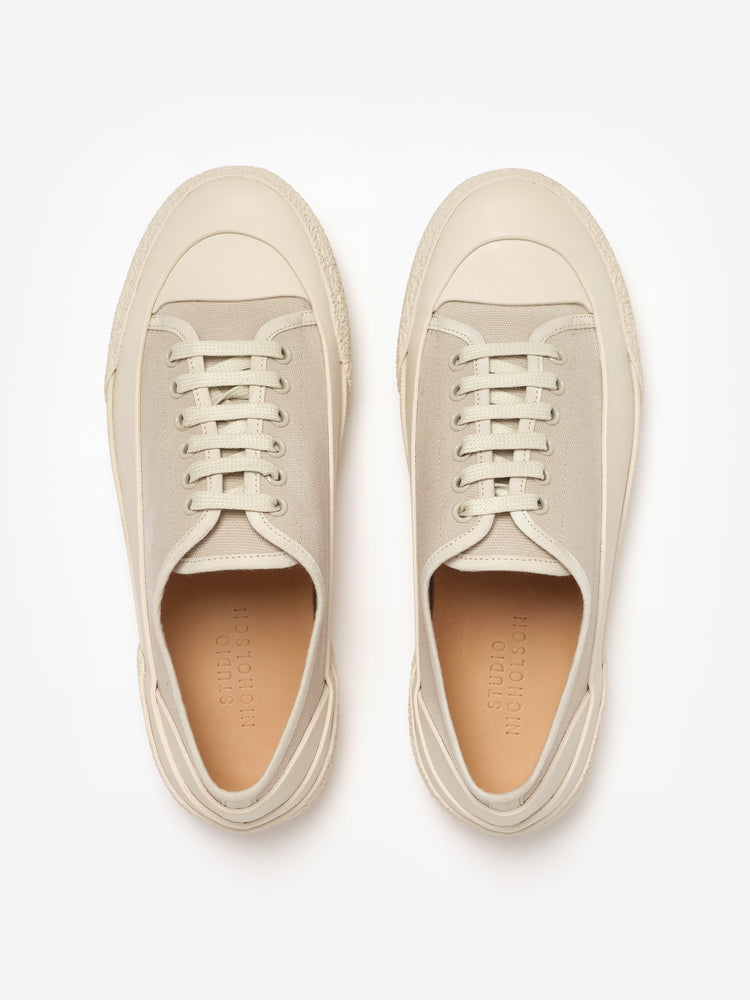 SHARP CANVAS SHOE IN DOVE