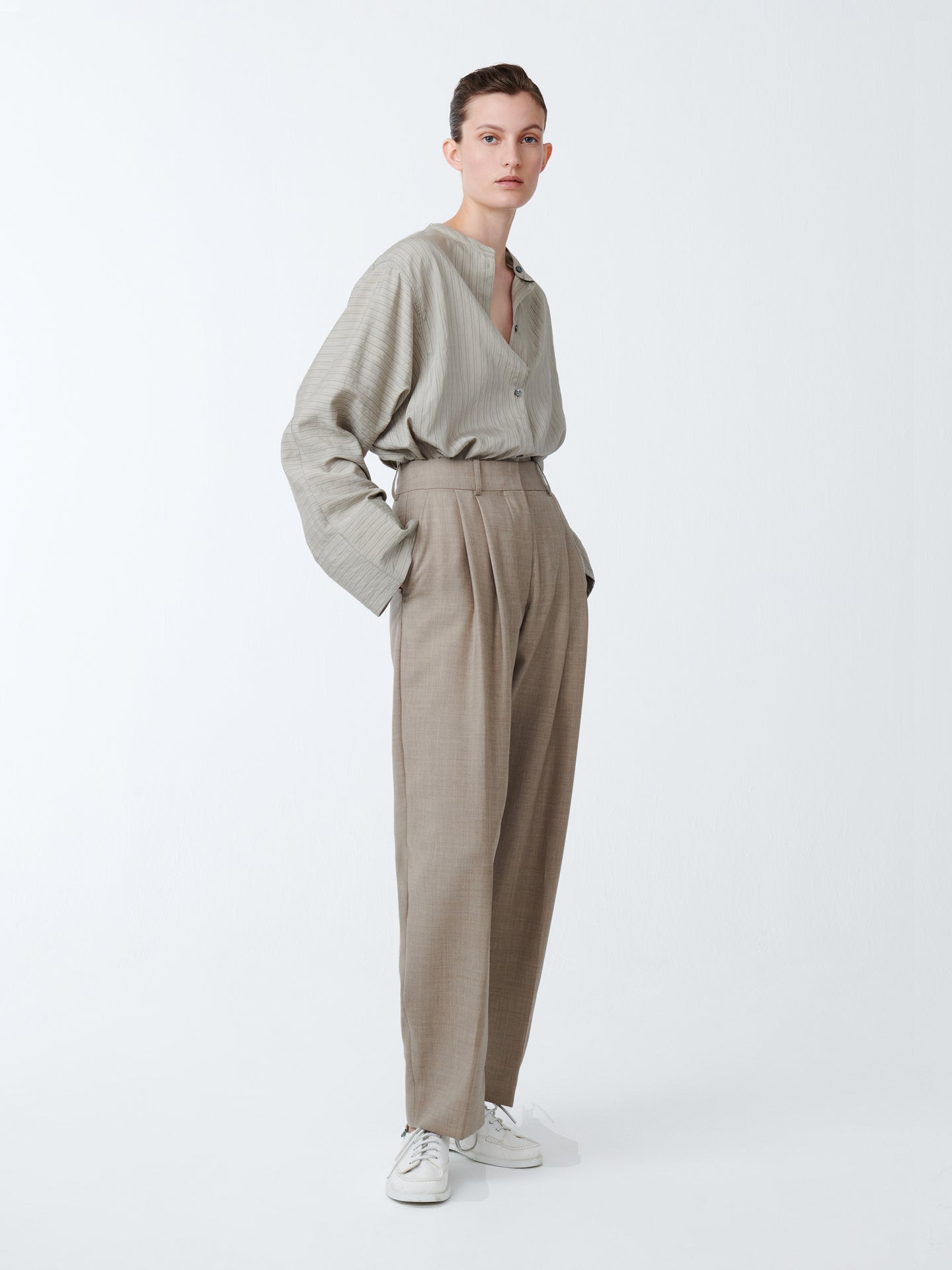 SPERRO TROPICAL WOOL PANT IN STRAW MELANGE