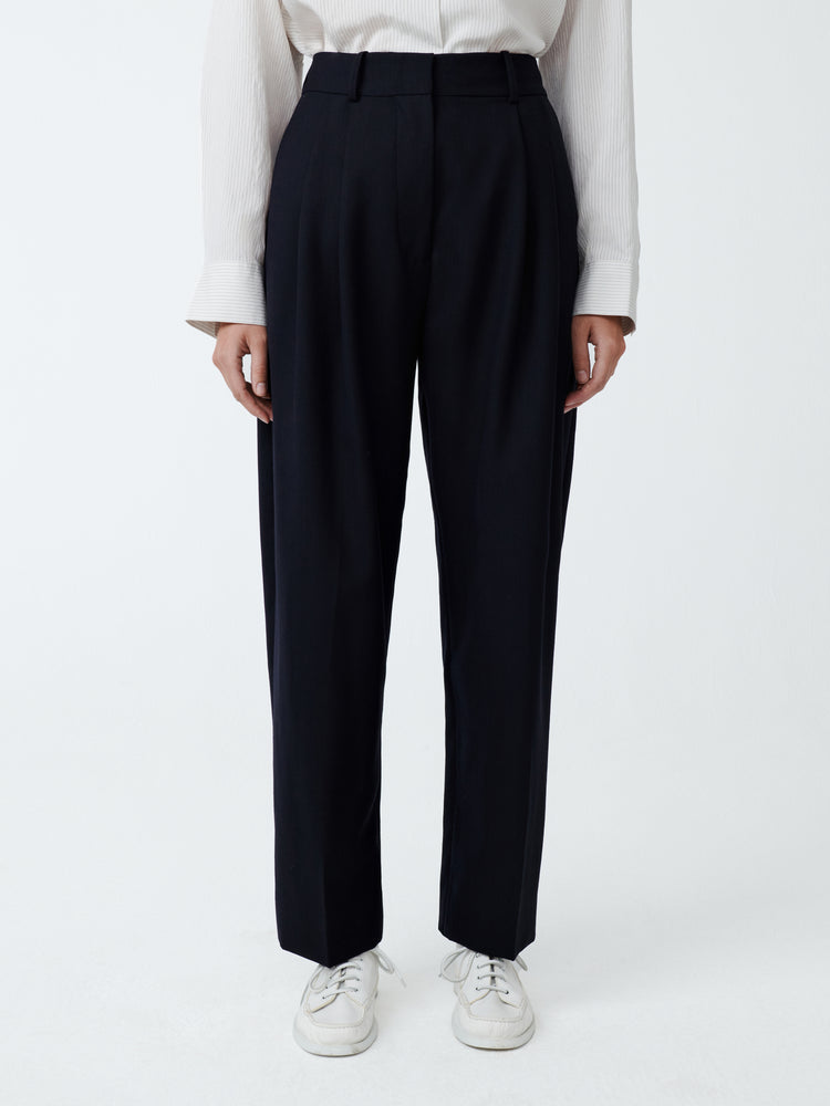 SPERRO TROPICAL WOOL PANT IN DARKEST NAVY