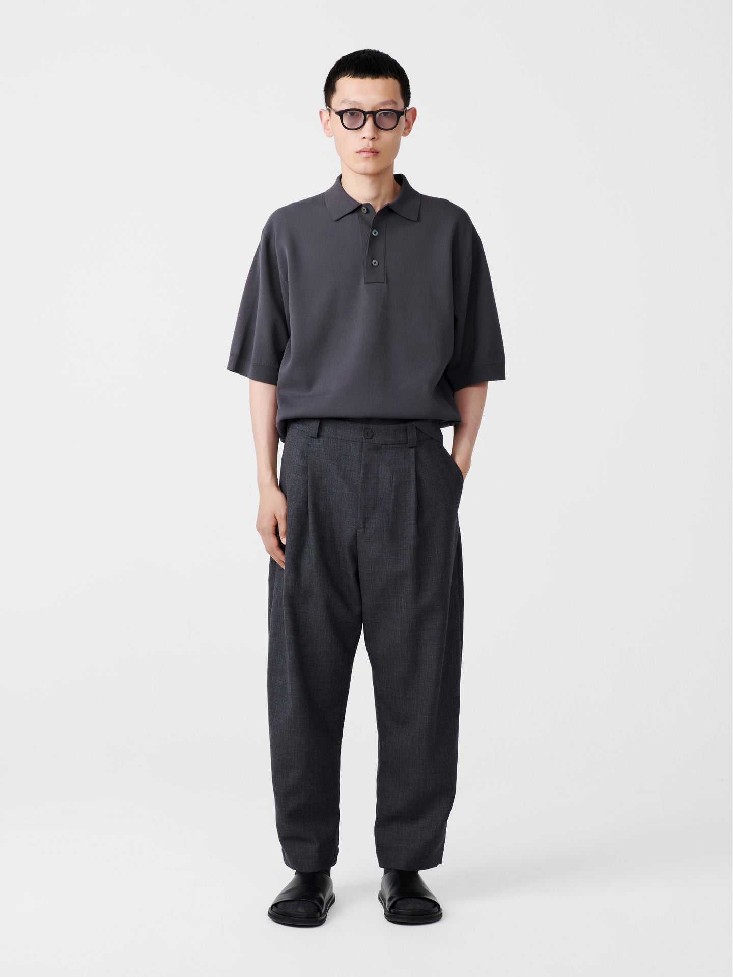 TUCK TROPICAL WOOL PANT IN TARMAC