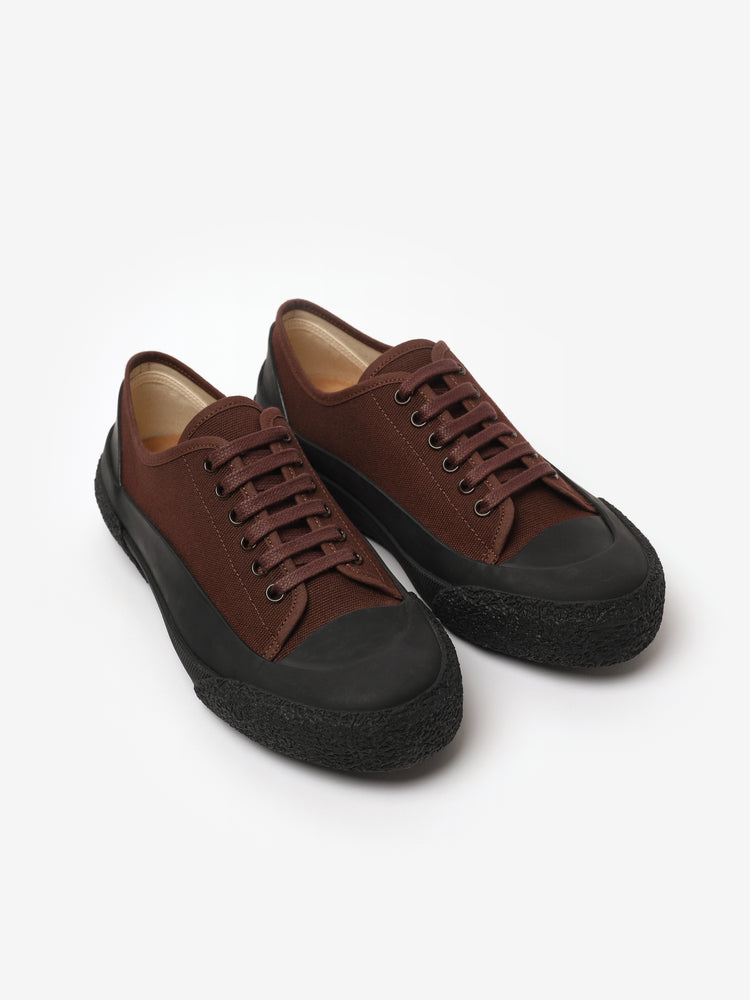 SHARP CANVAS SHOE IN CHESTNUT